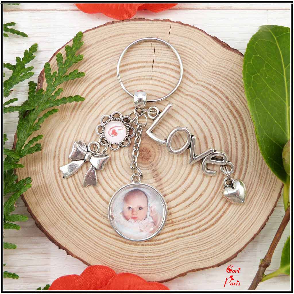 Customized Keychains. Photo Custom keychain with photo or message and love charms • Cori Paris